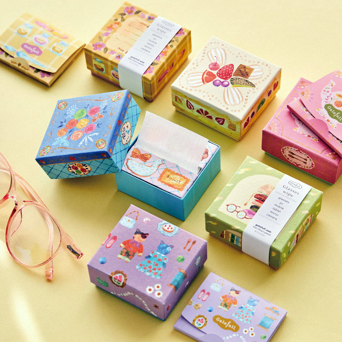【シリーズ】小箱にきゅん！スマホもふけるメガネふきシリーズ イラスト | 2026SS版